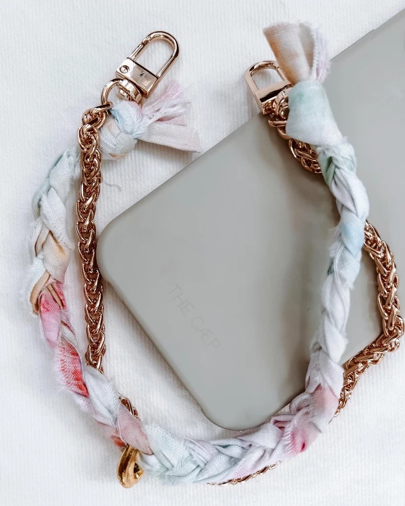 Alma Phone Wristlet - Image 5
