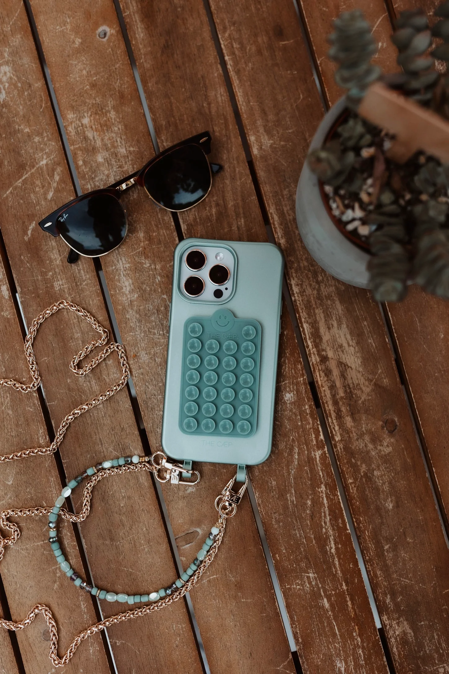 Clover Phone Wristlet - Image 3