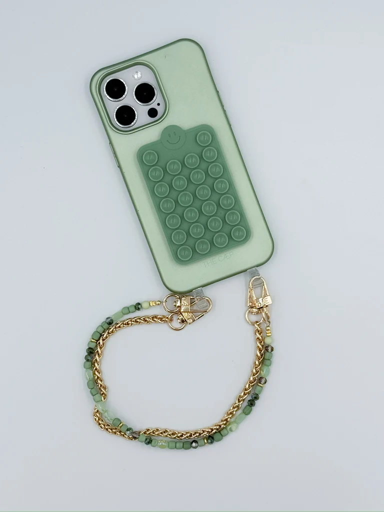 Clover Phone Wristlet - Image 9