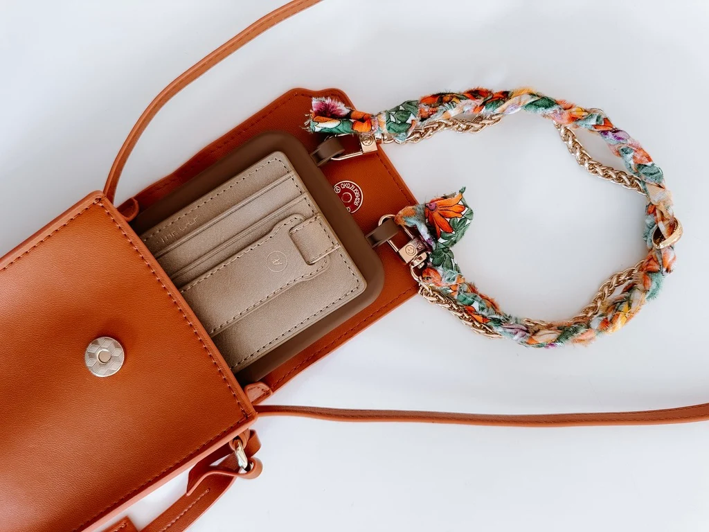 Gold Hoop Wallet - Image 8