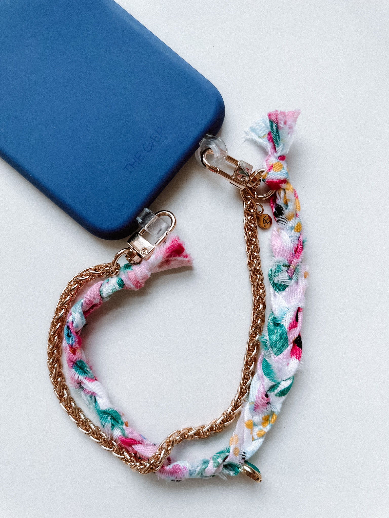 Holly Phone Wristlet - Image 5