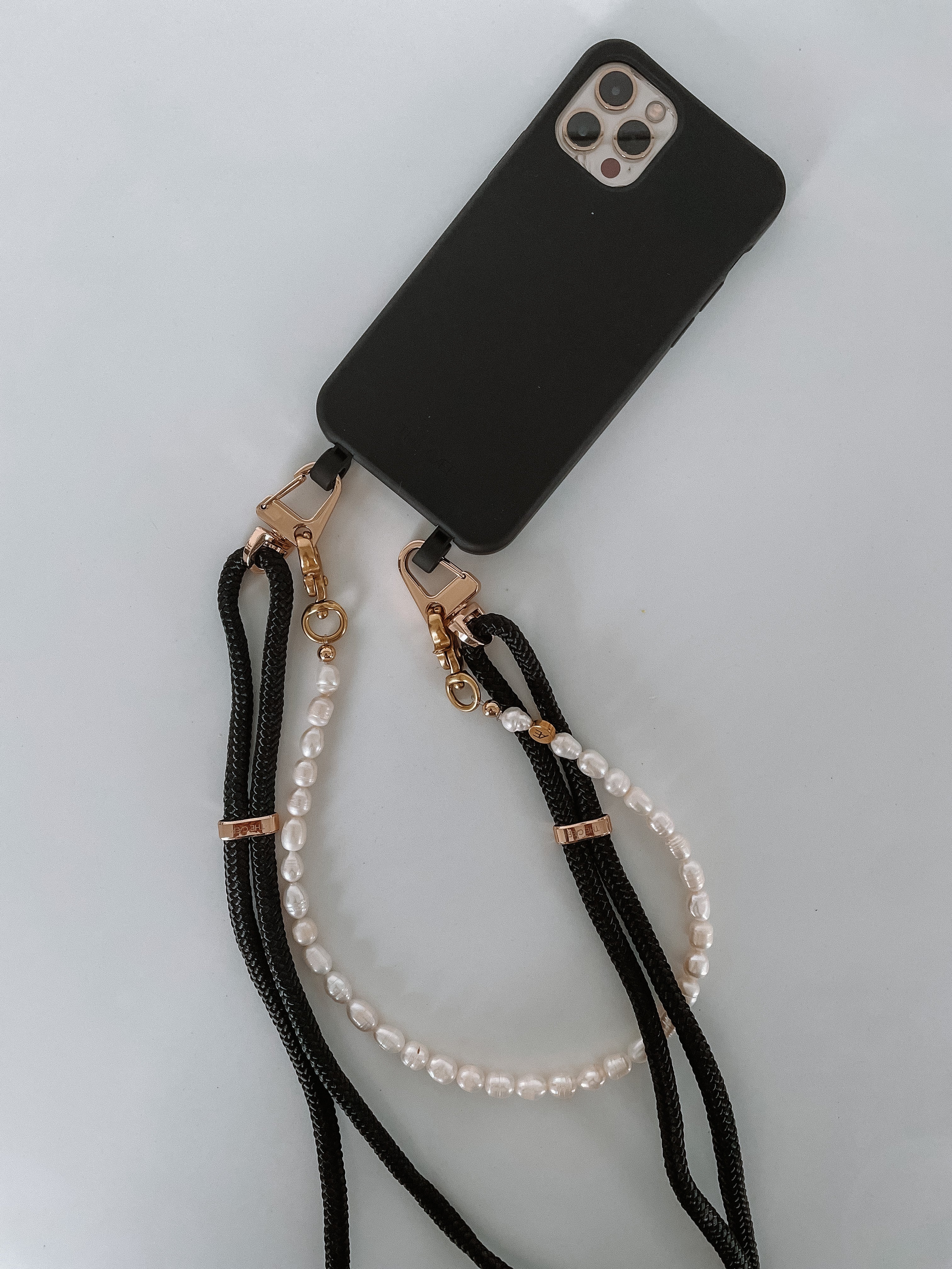 Pearl Phone Wristlet - Image 6