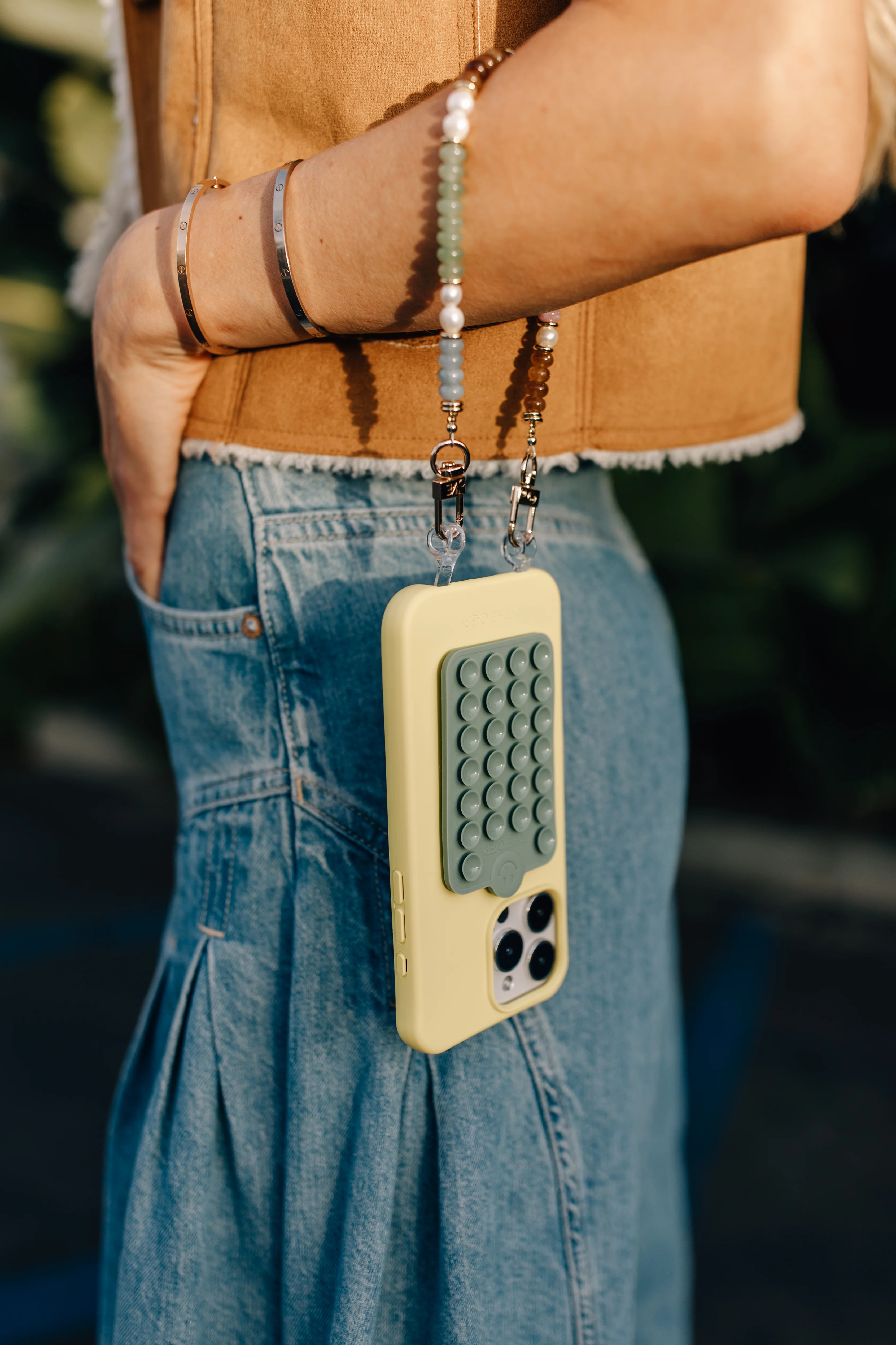 Rue Phone Wristlet - Image 3