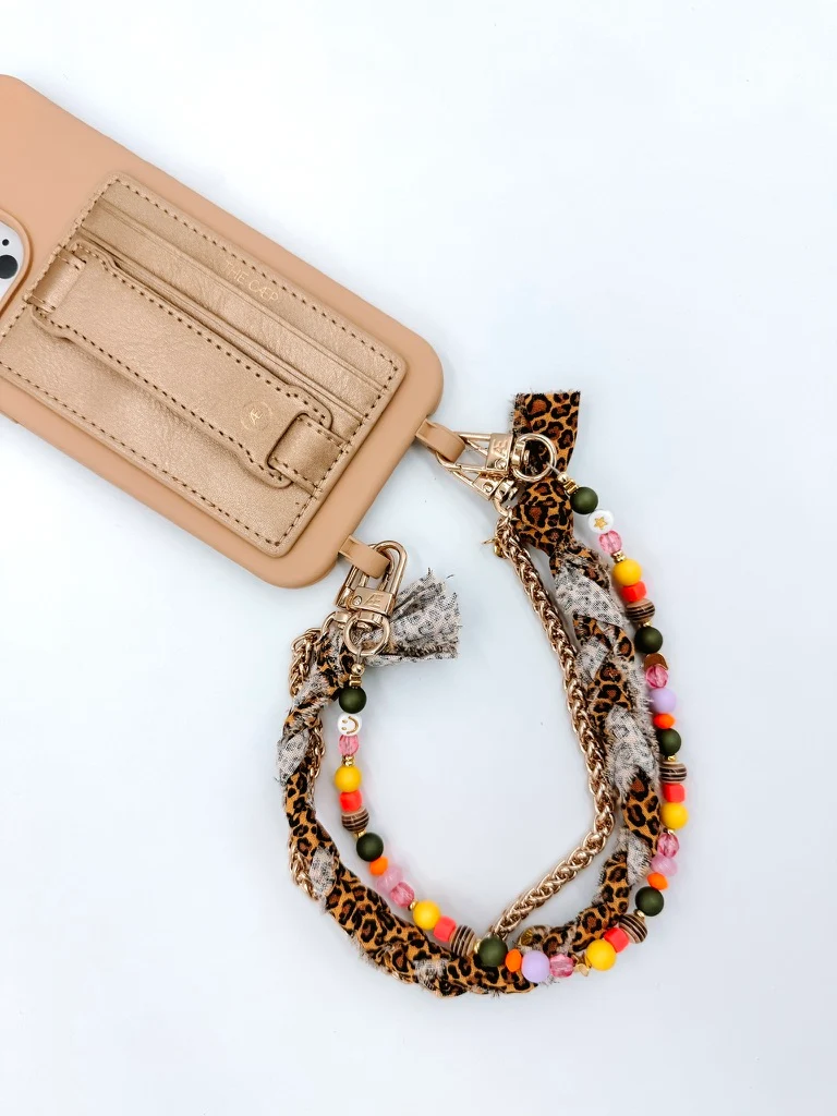 Savannah Phone Wristlet - Image 5